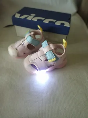 новые детские кроссовки 20р 1