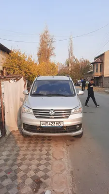 Dong-Feng Glory 330S 1