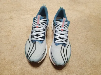 Yangi Li ning krossovkalari, 45–46 o‘lcham 1
