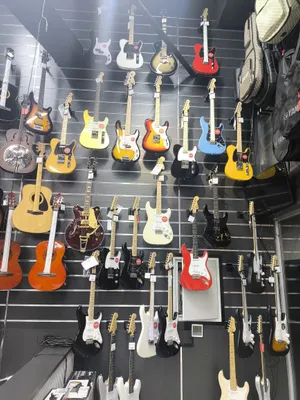 Akustik va klassik gitaralar 1