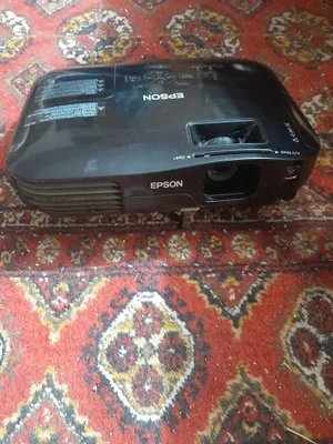 Продаётся б/у проектор Epson 1