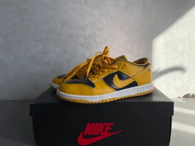 Nike Air Force va Yellow Dunks krossovkalari 1