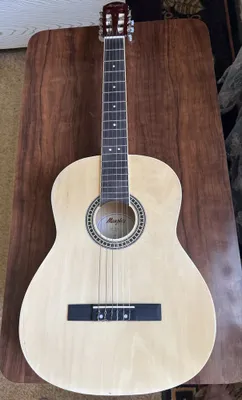 Gitara sotiladi 1