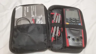 Продаю тестер UNI-T ut71B 1