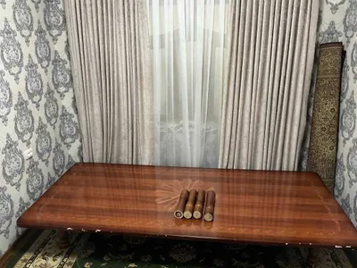 Продаётся крепкий деревянный стол (б/у) 1