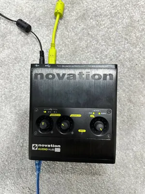 Novation Audiohub 2x4 1