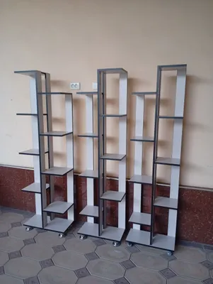 Продаётся цветочная подставка 1