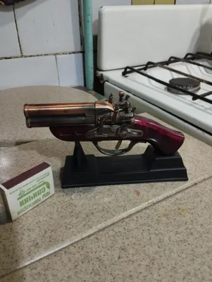 Продам сувенирный пистолет