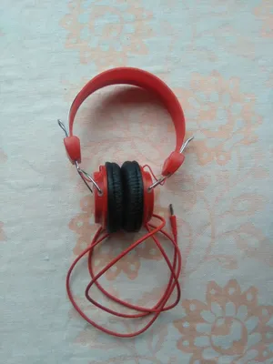 Naushniklar sotiladi 1