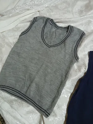 Продам безрукавки 1