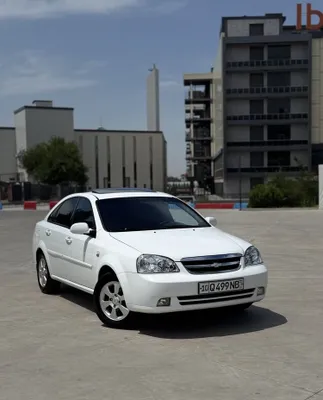 Автомобиль Lacetti 1