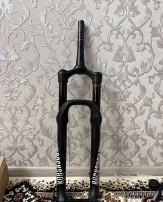 Воздушная вилка Rockshox Lyrik Ultimate 1