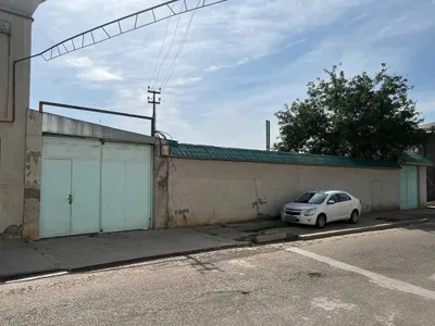 yer sotiladi Nazarbek 20 sotix yoki bo'lib sotiladi. sotigi $23.000dan 1