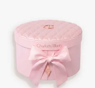 Набор косметики Charlotte Tilbury — идеальный подарок 1