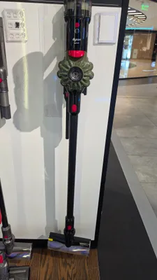 Dyson V8 Cyclone simsiz changyutgichi + kafolat 1