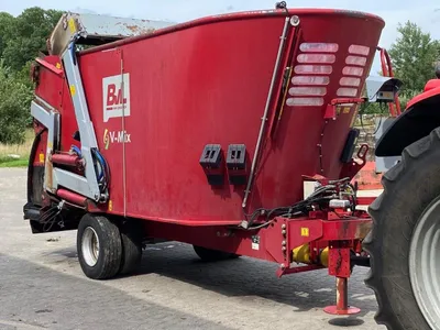 Strautmann Verti-Mix Mixer Case, Belarus, Claas Arion tortadi 1
