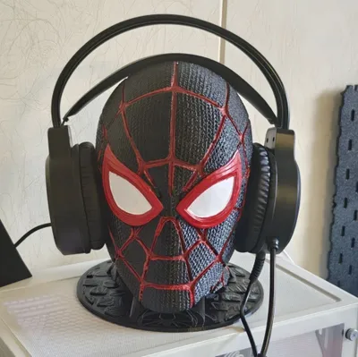 Фигурка-подставка Человек-паук (Miles Morales), 23 см, коллекционная 1