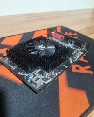 AMD Radeon HD 6570 2 гб 1
