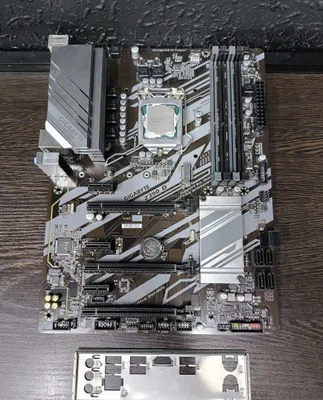 Gigabyte Z390D+i5 9400F 1