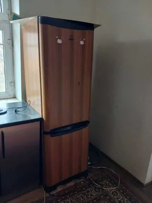 Indesit muzlatgichi sotiladi 1