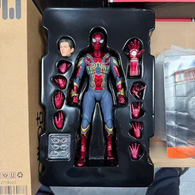 O‘rgimchak odam figurasi, Marvel, Qasoskorlar 1