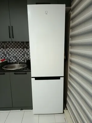 Холодильник Indesit 1