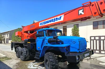 Автокран Урал 25 тон 22 метр 1