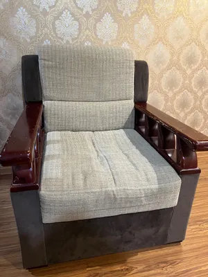 Divan kreslo bilan sotiladi 1