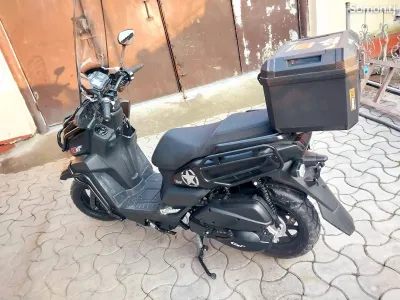 Tank elektroskuteri.