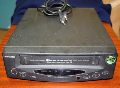Продается (свой) видео плеер VHS DAEWOO DV-K HQ (внешн. сост.хорошее)