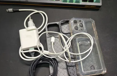 USB и чехол для iPhone 13 Pro Max