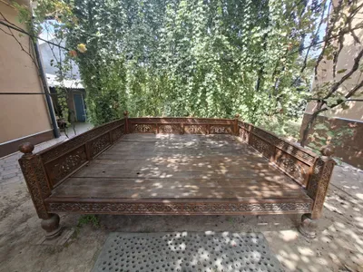 Продаётся деревянная кровать 1