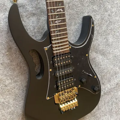 Ibanez elektr gitarasi 1