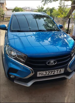 Lada X-RAY cross 1