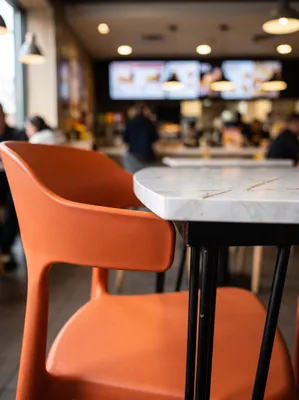 Стол и стулья для фудкорта BTT FastFood 7