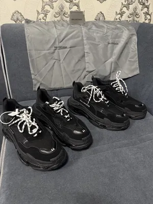 Красотки Balenciaga triple s размер 43/41 1
