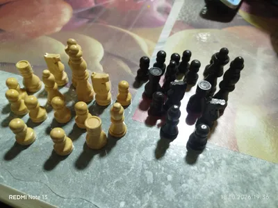продаются шахматные фигурки