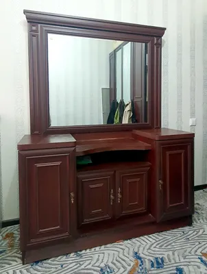продаётся трюмо зеркалом срочно