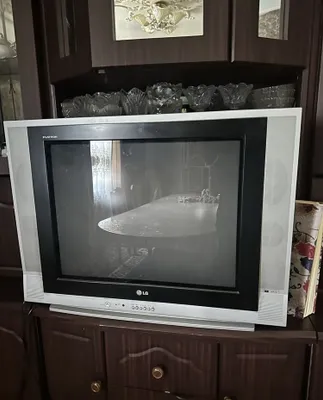 2 ta Lg televizori 1