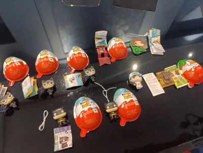 Продам фигурки из киндера ОСД, Маинкрафт, Бетмен 1