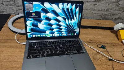 MacBook Air M1 8/256 ideal 1