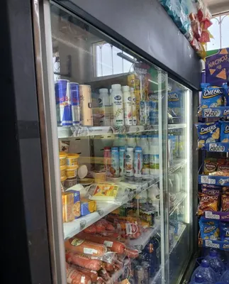 Большой холодильник для магазина 1