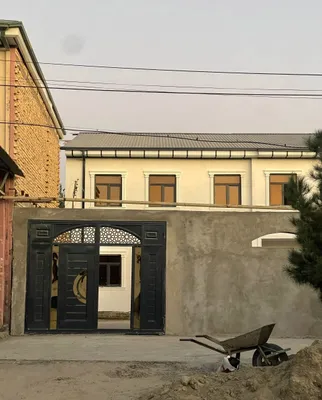 Продаётся двор в центре города Каган, на улице Сайилгох 1