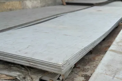 4 mm li zanglamaydigan list AISI 304, issiq prokat, 1500x3000 mm, mat №1 1