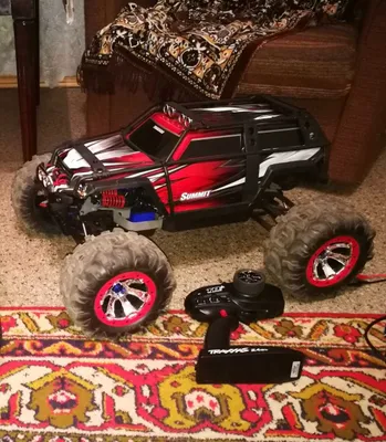 Traxxas summit 1:8 1
