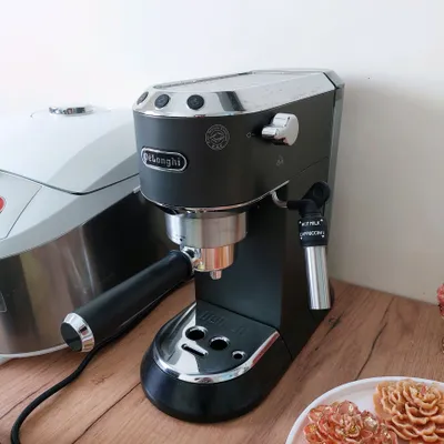 Кофемашина DeLonghi EC685 рожковая.
