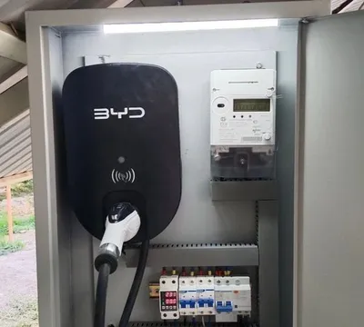 Зарядка Электромобиль установка 1