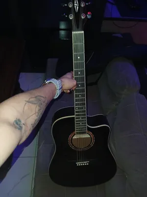 J160CE gitara, akustik-elektro, qora 1