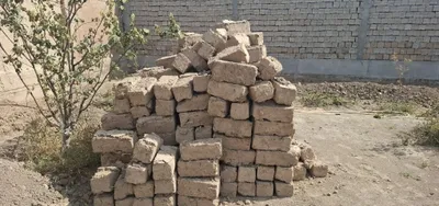 Отдаётся бесплатно сырцовый кирпич 1