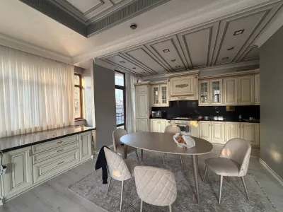 3 xonali kvartira, 200 m2, Yakkasaroy 1